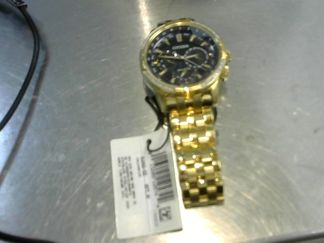 Citizen montre avec diaments couleur or