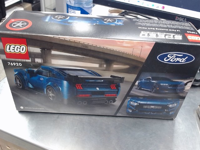 Ford mustang dark horse