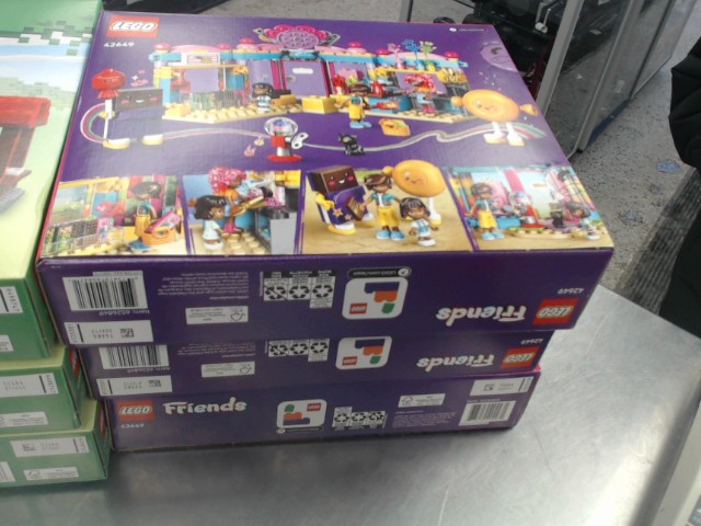 Lego heartlake city candy store