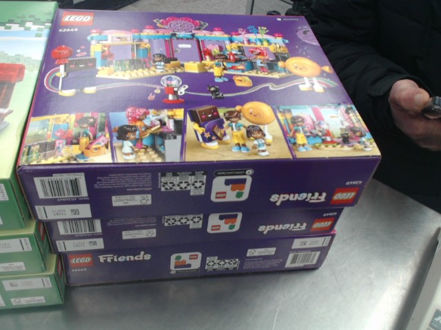 Lego heartlake city candy store