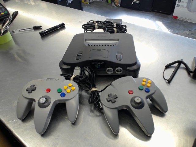 Console n64+2 manettes et cables