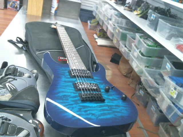 Guitare electrique 7 cordes + �tui