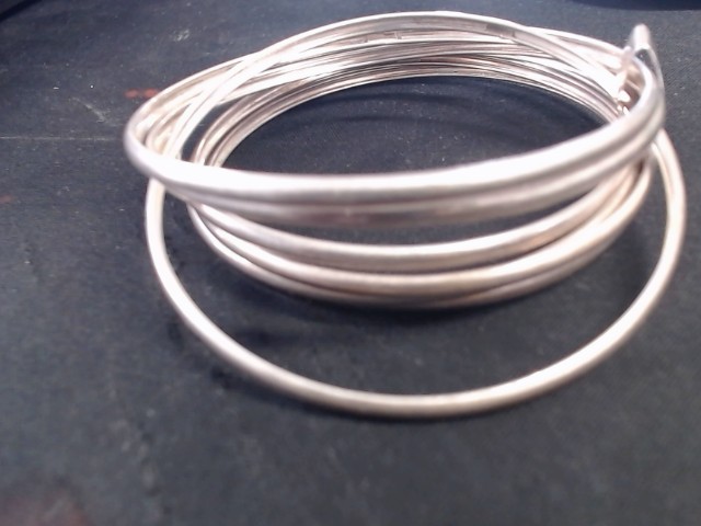 Bracelet en argent style jonc fin