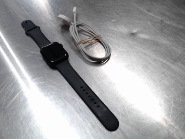 Apple watch se 2e gen 44mm avec chargeur