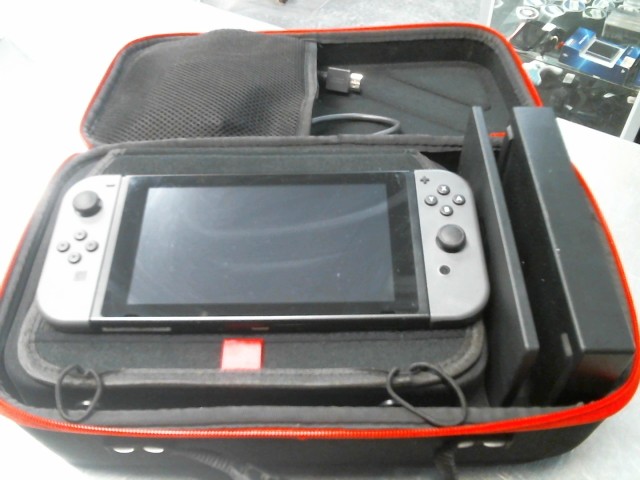 Switch avec dock et etuis