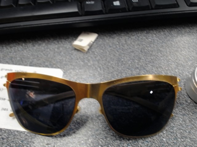 Lunette de soleil modello in case gold