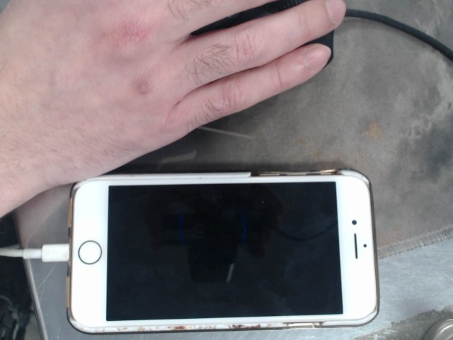 Iphone 8 rose avec coque, 74%