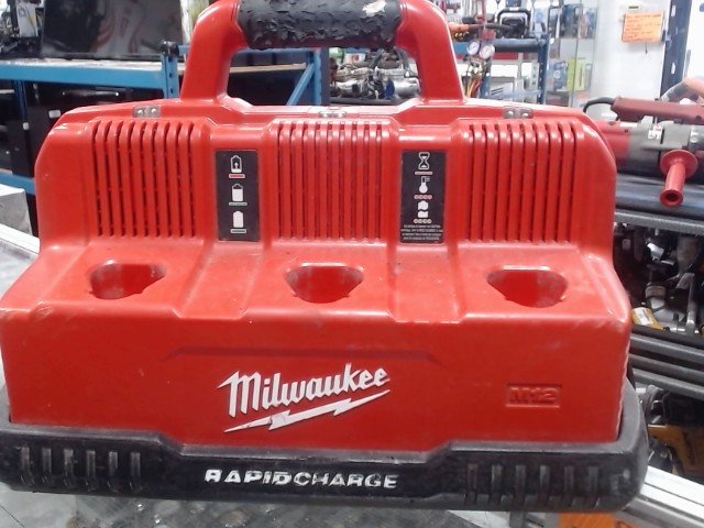 Chargeur multiprise 12v/18v