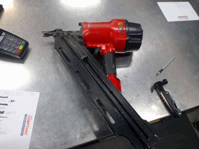 Gun a clou pneumatique