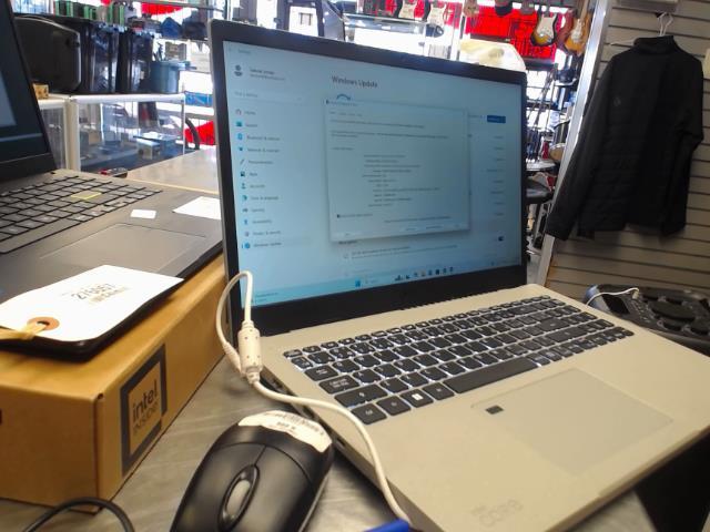 Acer 11th gen intel core i7+charg