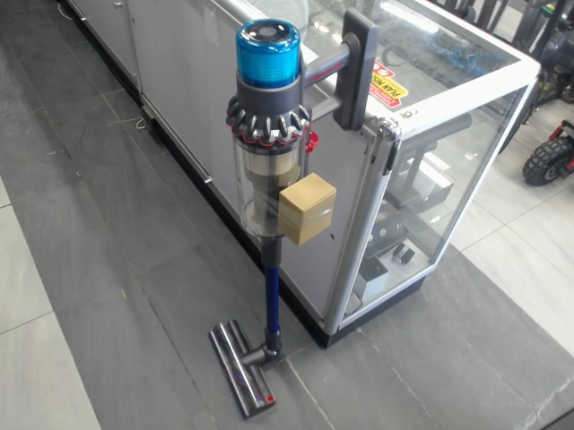Aspirateur dyson + cgh