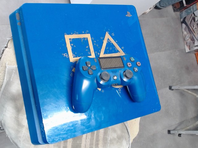 Ps4 console bleu