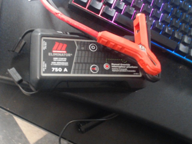 Motomaster eliminator booster 750a