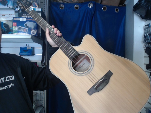 Guitare acoustique electrique avec case