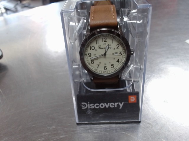 Montre bracelet brun et cadran blanc