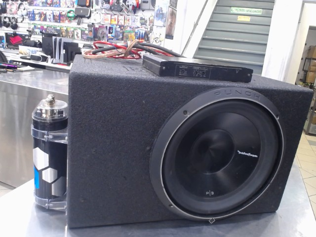 Subwoofer cason ampli et condensateur