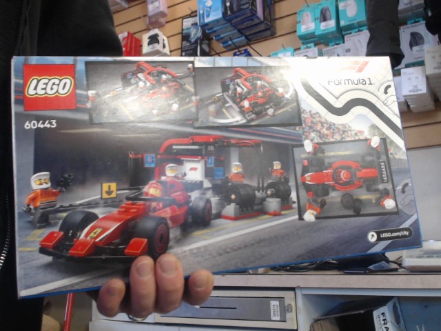 Lego f1 pit crew ferari