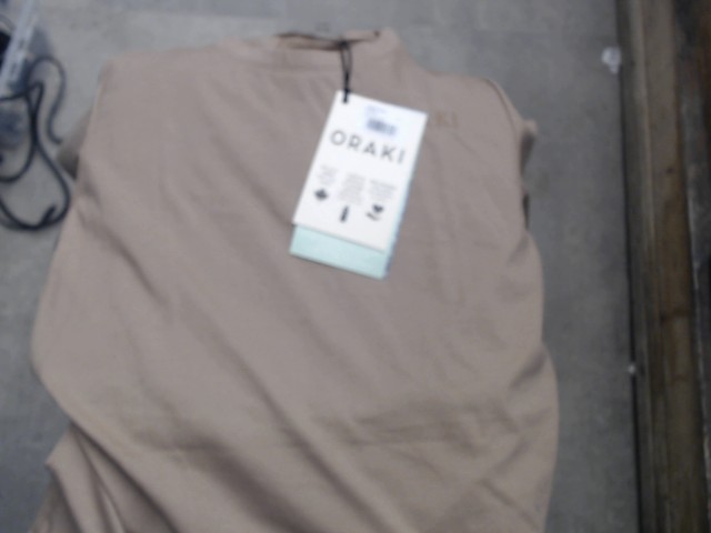 T-shirt amande size 16