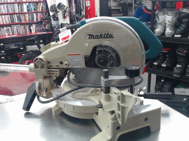 Scie radiale makita poussiereuse