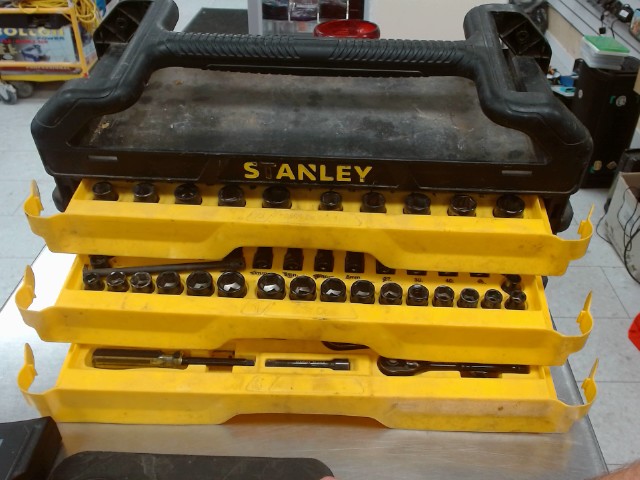 Coffre a outils/kit complet a ratchet