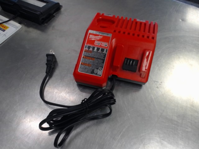 Chargeur milwaukee new