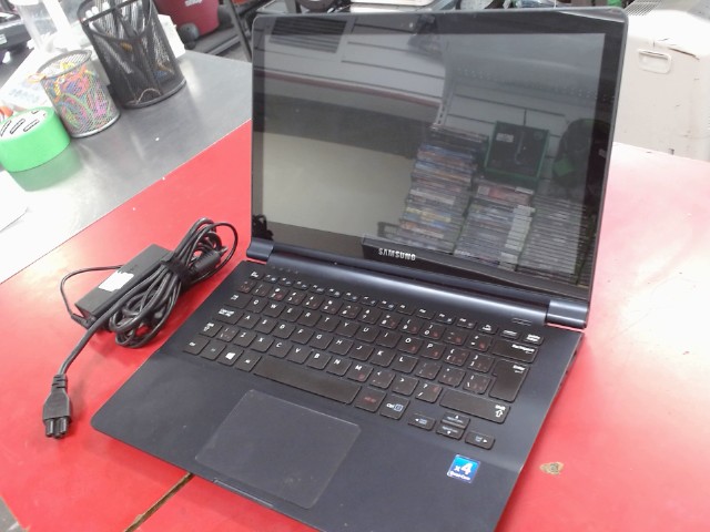 Laptop x4 quad-core/4gb ram/128gb+charge