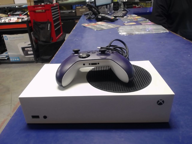 Console 500gb avec manette mauve