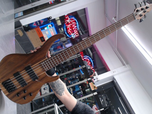 Peavey grind bass 5 cord necktrough