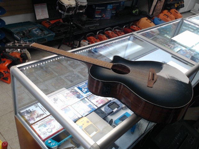 Guitare acoustique ibanez aeg50