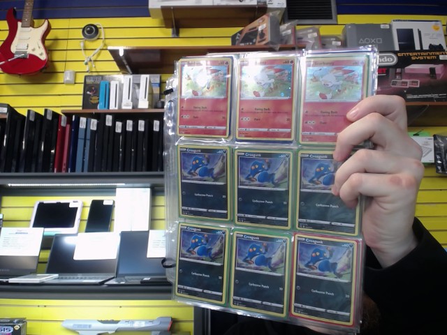 4 page ultra pro +carte pokemon promo