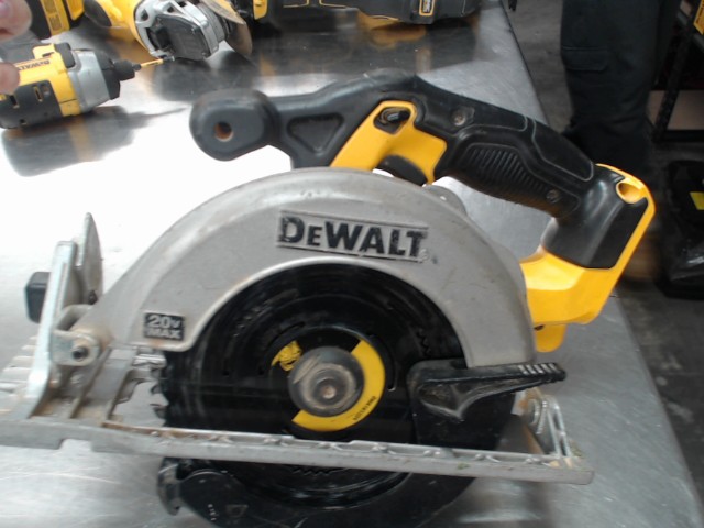 Scie ronde dewalt dcs391 a batterie