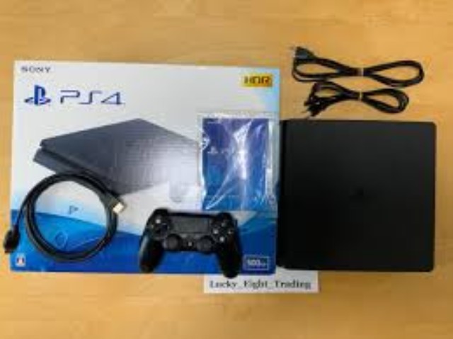 Console ps4 slim + acc/boite/2 manettes