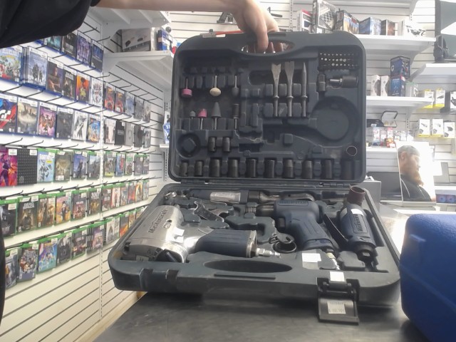 Kit 4outils air+acc dcase