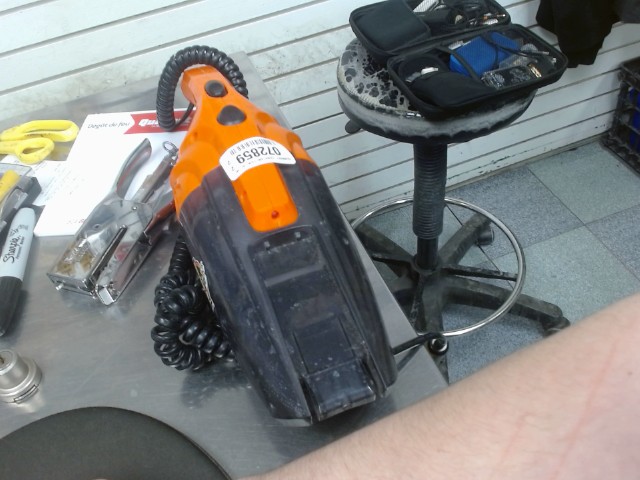 Aspirateur de voiture