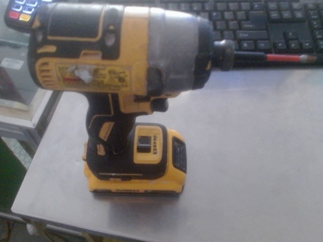 Drill dewalt avec batterie