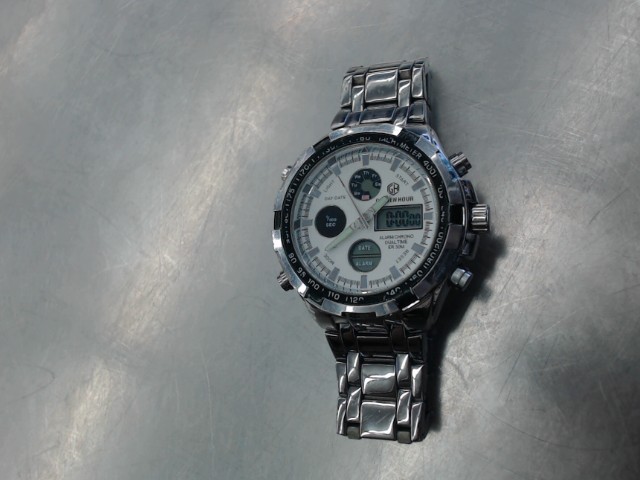 Montre hybrid couleur argent