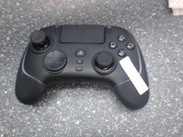 Ps5 manette razer wolverine v2 pro