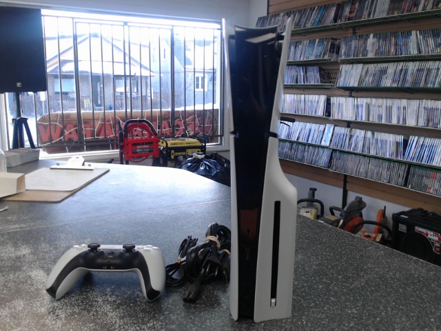 Ps5 slim disc avec fils et man