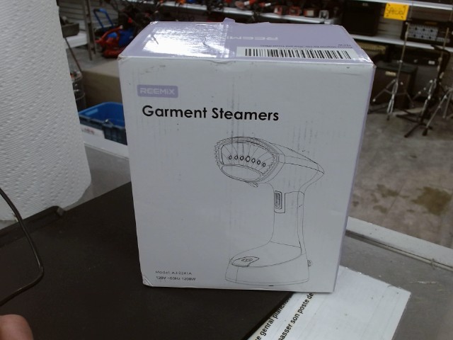 Steamer pour vetements portable