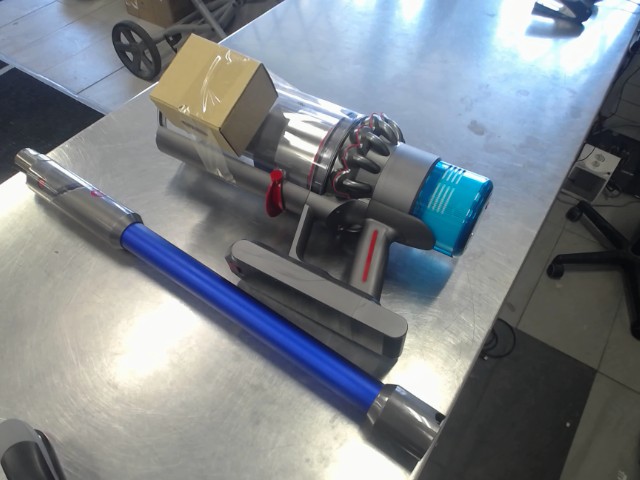 Aspirateur dyson + cgh