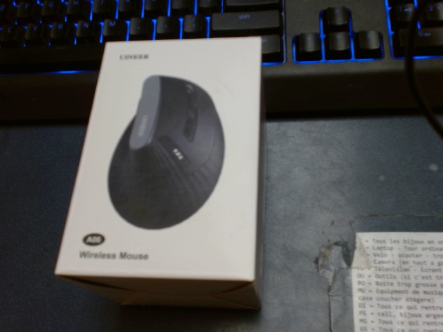 Wiresless mous in box