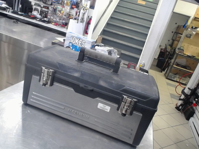 Coffre en plastique pour outils