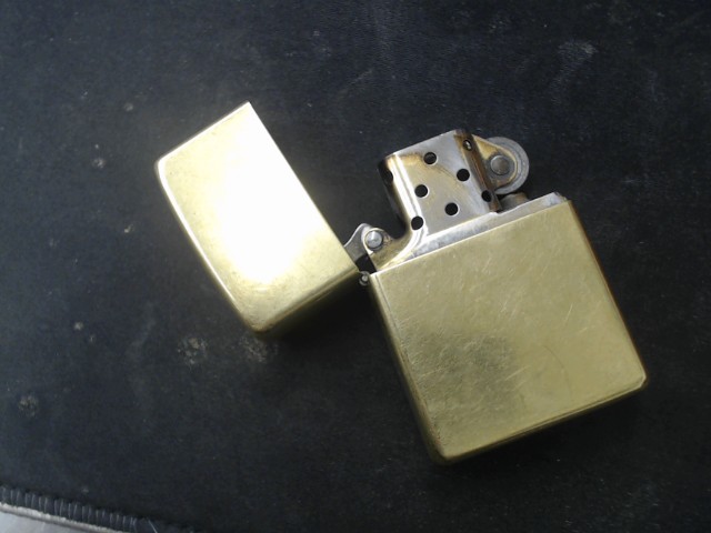Zippo dor� no gaz