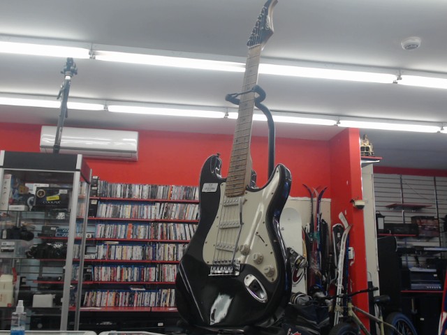 Guitare electrique noire + case