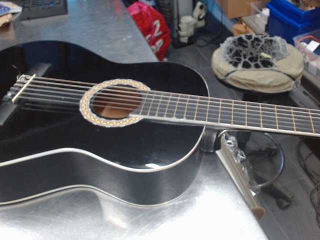 Guitare acoustique pour debutant