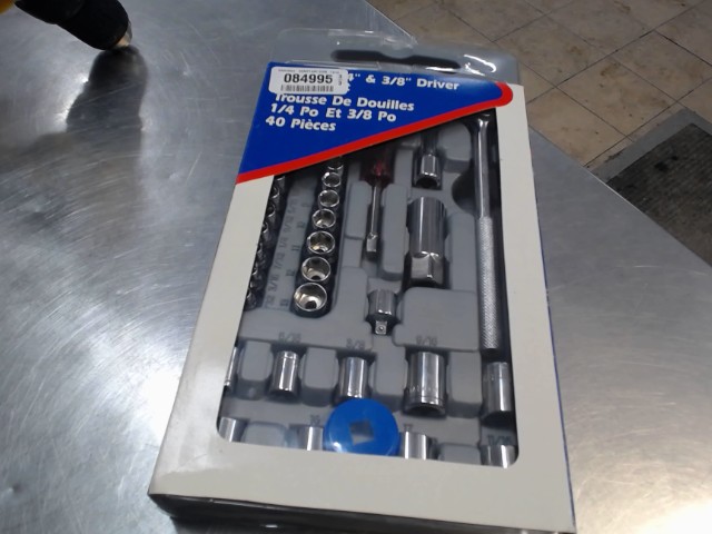 Kit de piece et douille