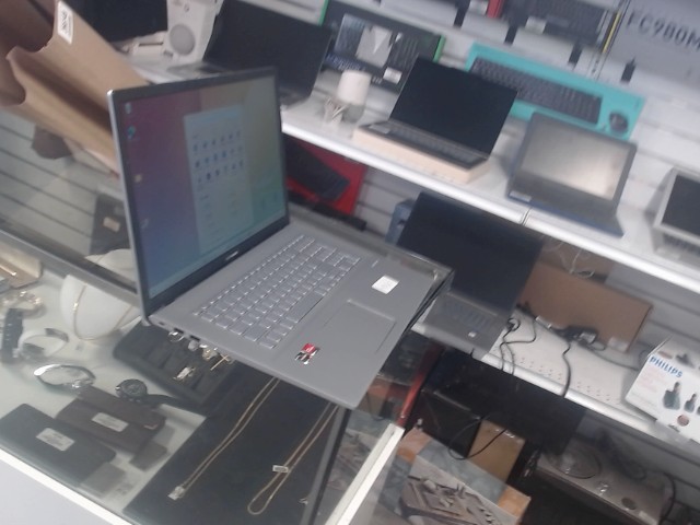 Asus vivobook gris avec cha. 199425