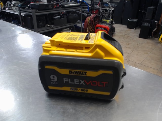 Batterie dewalt 9ah sur scie