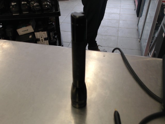 Petite lampe de poche noir aa