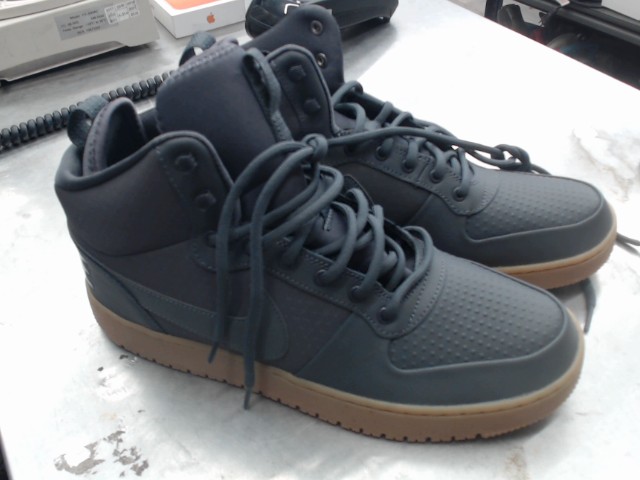 Nike court borough mid size 12